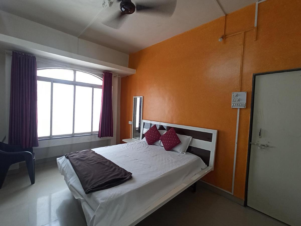 Malwade Motels Пуне Екстер'єр фото