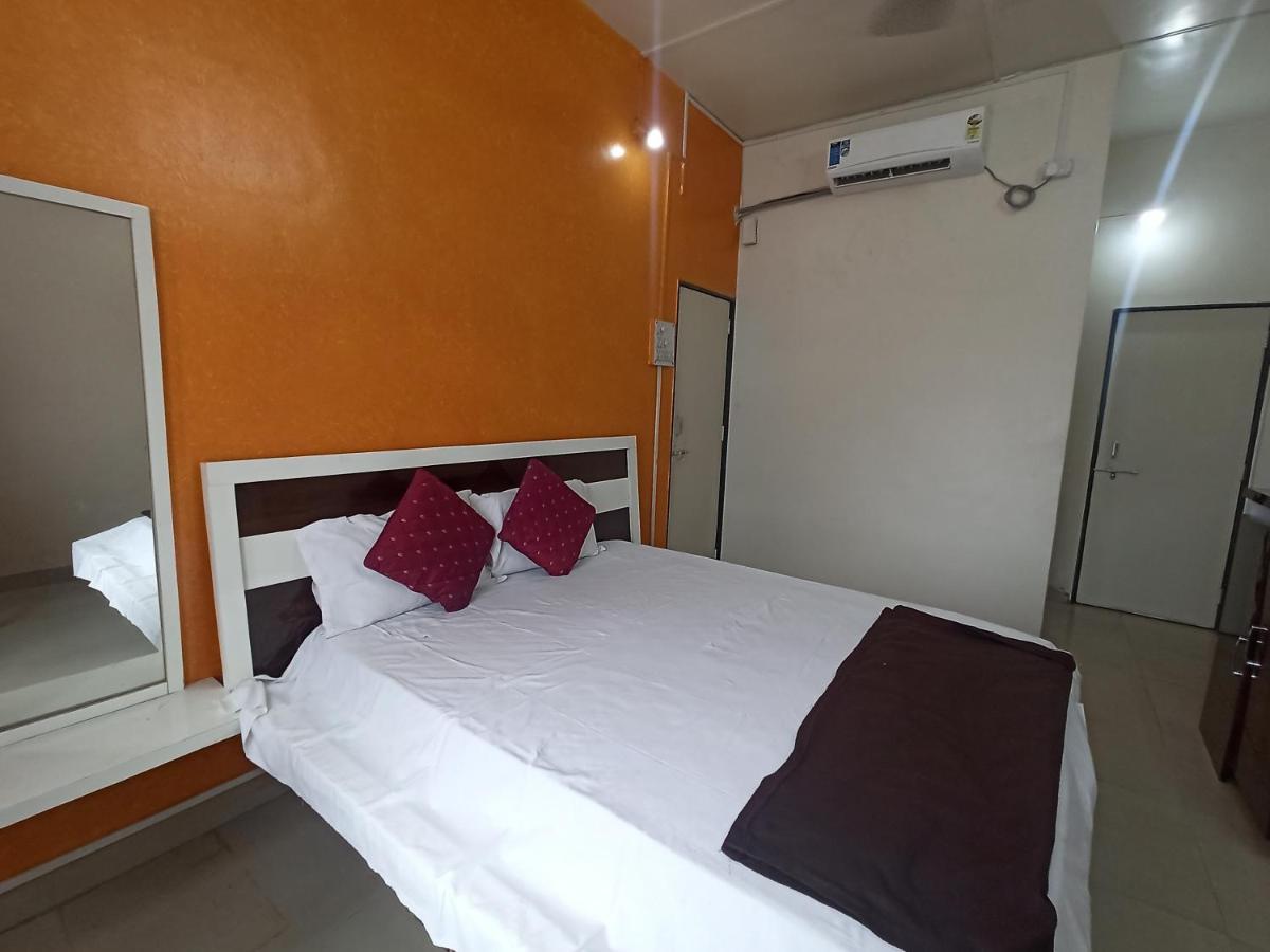 Malwade Motels Пуне Екстер'єр фото