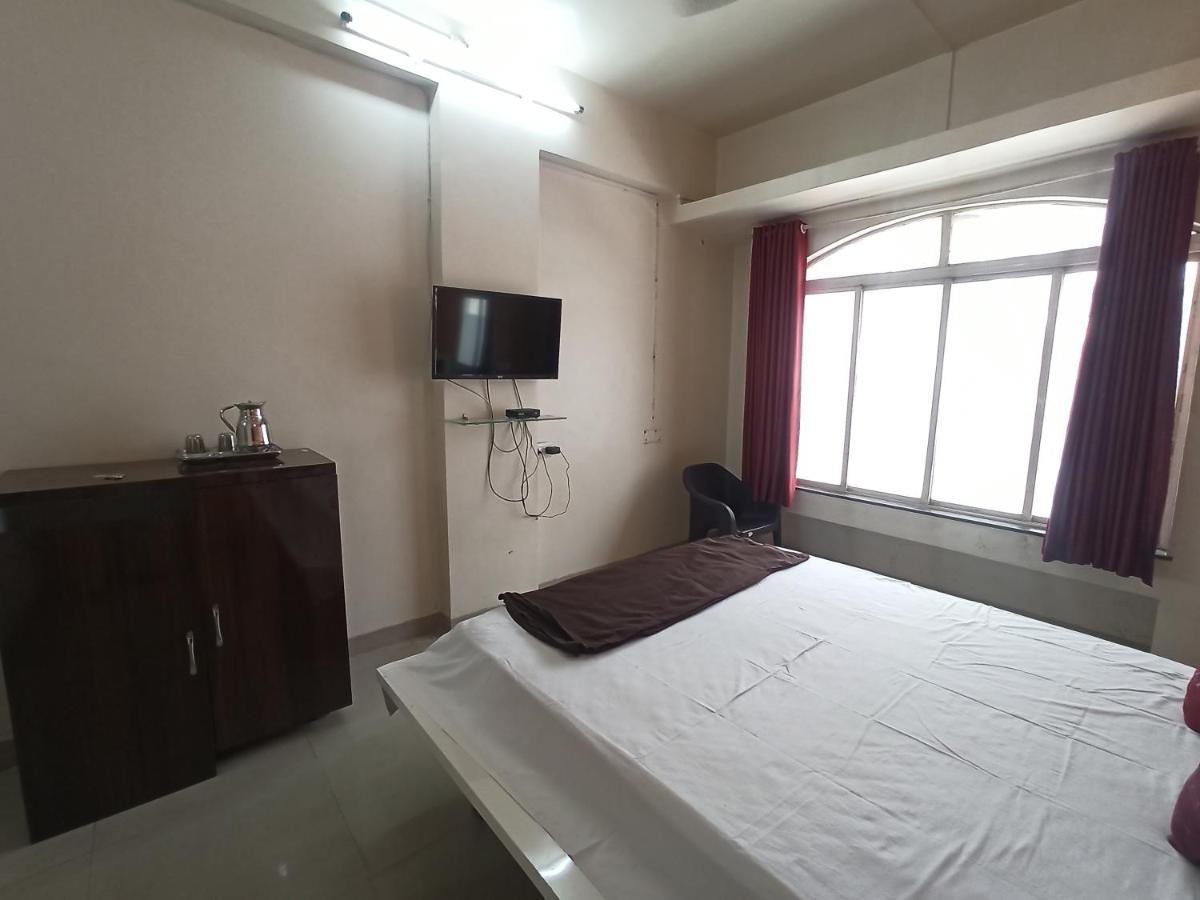 Malwade Motels Пуне Екстер'єр фото